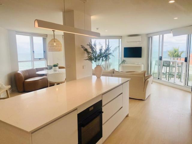 Foreshore Beachfront Apartments Gold Coast Eksteriør billede